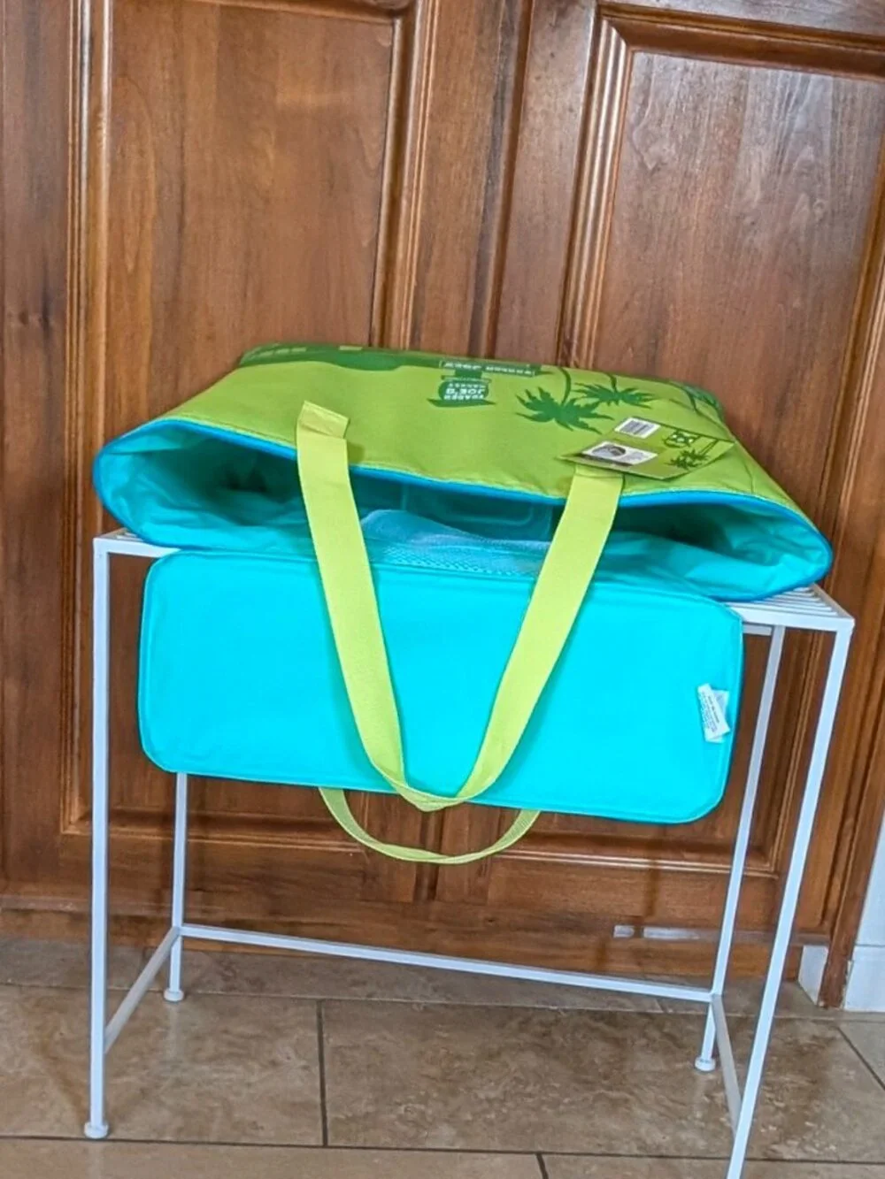 Trader JoeS nwt insulated